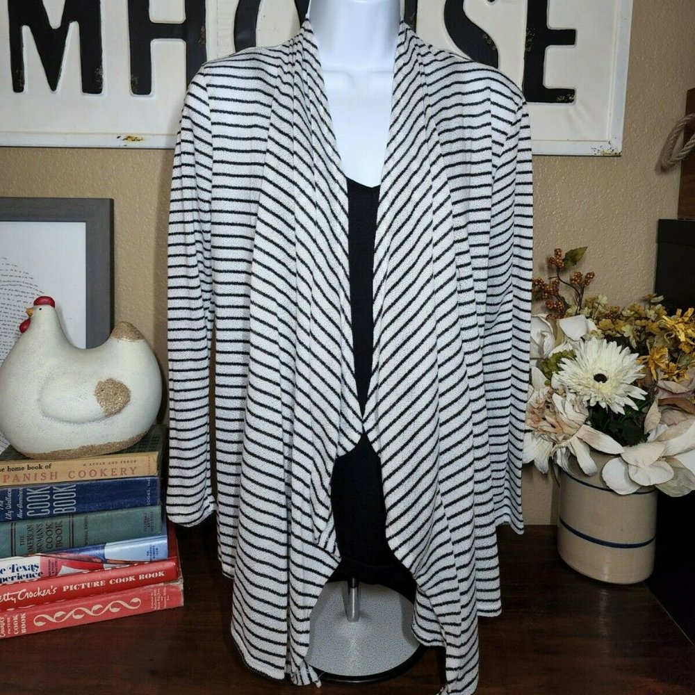RAGS & COUTURE OPEN FRONT BLACK AND WHITE STRIPE LIGHT WEIGHT CARDIGAN SIZE M